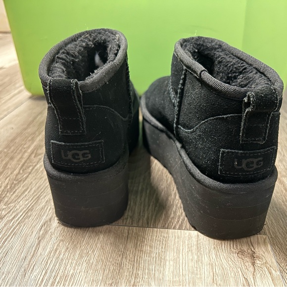 UGG Black Classic Ultra Mini Platform Size 6 - Picture 6 of 7
